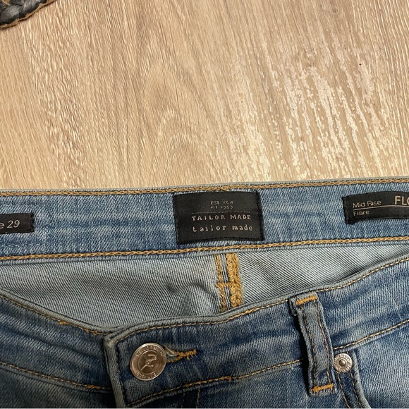 Flared midrise jeans! - Picture 4 of 4